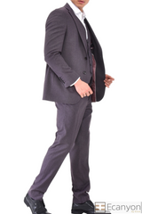 Wine Colour Plain Thick Design 3 Piece Suit, A timeless a wine three piece suits that can be styled up for special events or styled down for the office. The matching quality a plain wine colour waistcoat and trousers are paired with a plain wine colour suit jacket. You’ll love the patterned lining panels on this suit, especially the one in the jacket’s breast pocket which doubles up as a pocket square. Master Tailored Fit 3 Piece Suit